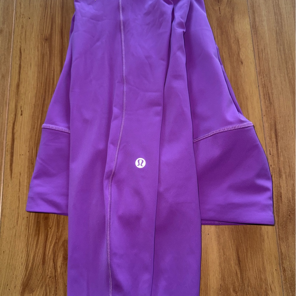 Lululemon Atomic Purple Wunder Train size 6 28in